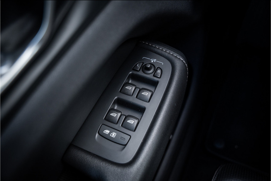 Volvo XC60 2.0 T8 Plug-in hybrid AWD R-Design ** Panodak ** Ventilatie ** Harman/Kardon