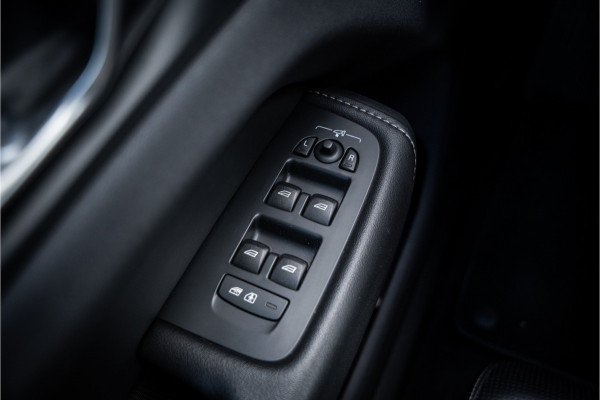 Volvo XC60 2.0 T8 Plug-in hybrid AWD R-Design ** Panodak ** Ventilatie ** Harman/Kardon