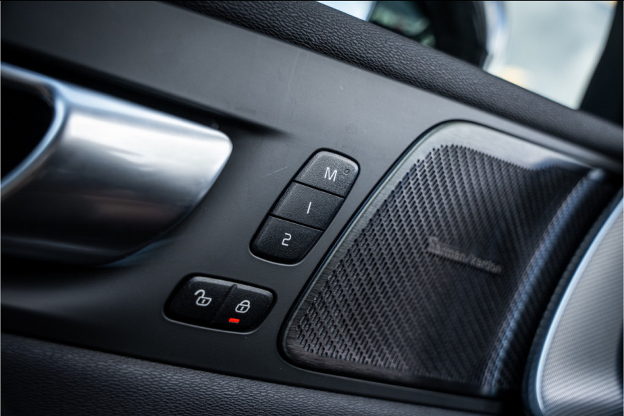 Volvo XC60 2.0 T8 Plug-in hybrid AWD R-Design ** Panodak ** Ventilatie ** Harman/Kardon