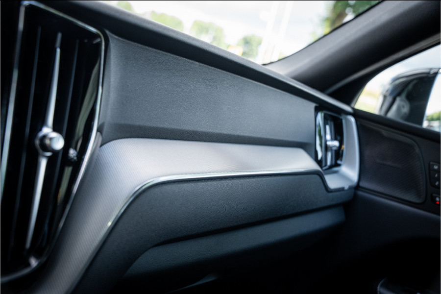 Volvo XC60 2.0 T8 Plug-in hybrid AWD R-Design ** Panodak ** Ventilatie ** Harman/Kardon