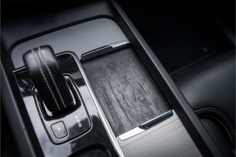Volvo XC60 2.0 T8 Plug-in hybrid AWD R-Design ** Panodak ** Ventilatie ** Harman/Kardon