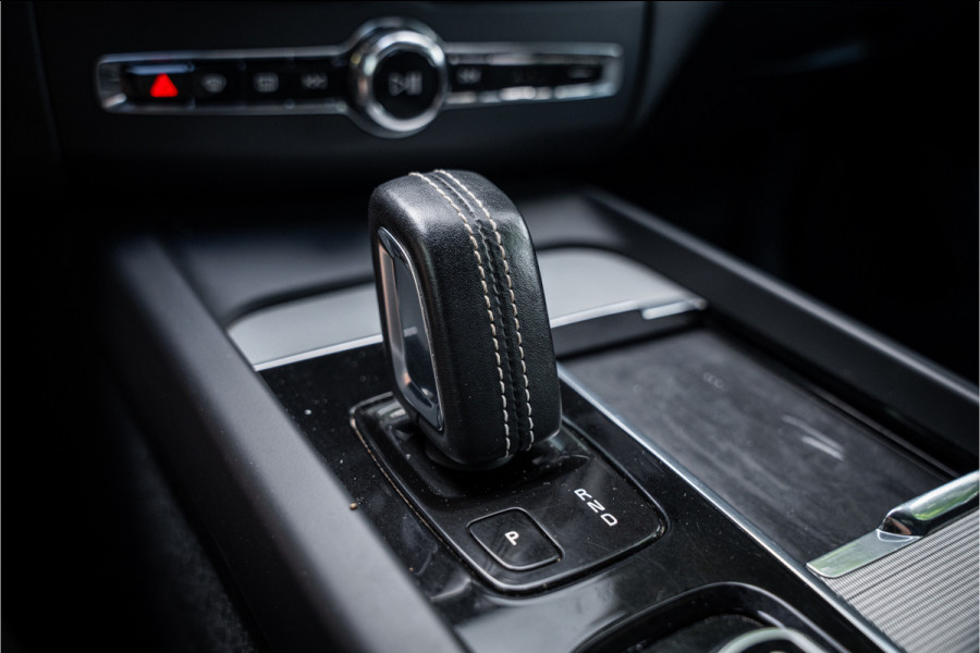 Volvo XC60 2.0 T8 Plug-in hybrid AWD R-Design ** Panodak ** Ventilatie ** Harman/Kardon