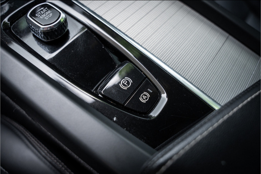 Volvo XC60 2.0 T8 Plug-in hybrid AWD R-Design ** Panodak ** Ventilatie ** Harman/Kardon