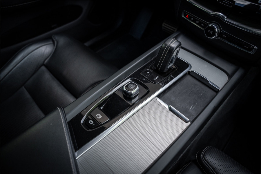 Volvo XC60 2.0 T8 Plug-in hybrid AWD R-Design ** Panodak ** Ventilatie ** Harman/Kardon