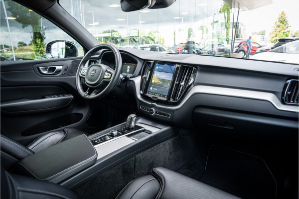 Volvo XC60 2.0 T8 Plug-in hybrid AWD R-Design ** Panodak ** Ventilatie ** Harman/Kardon