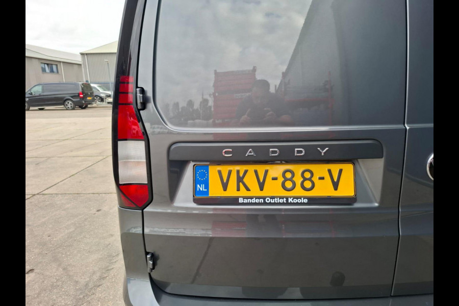 Volkswagen Caddy Cargo 2.0 TDI Style AUTOMAAT / CARPLAY / TREKHAAK / EURO 6 / N.A.P