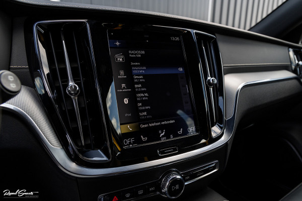 Volvo V60 2.0 T8 Twin Engine AWD Polestar Engineered | Cruise control | Memory | Harman Kardon | Ohlins demping systeem |
