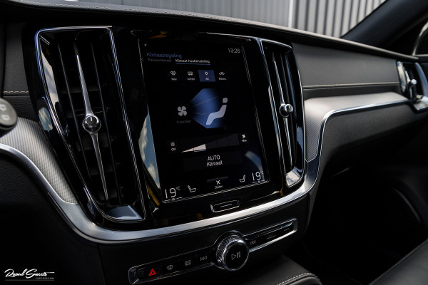 Volvo V60 2.0 T8 Twin Engine AWD Polestar Engineered | Cruise control | Memory | Harman Kardon | Ohlins demping systeem |