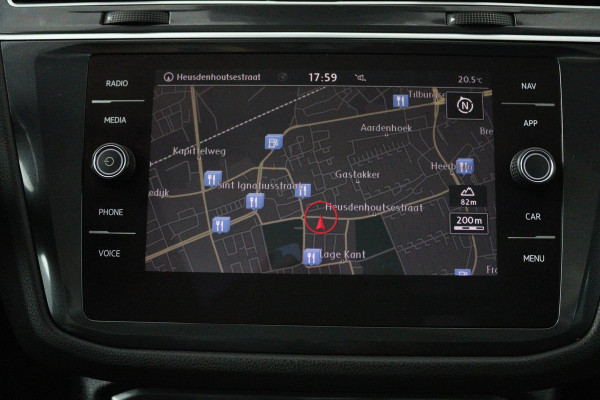 Volkswagen Tiguan 1.4 TSI ACT Highline (PANORAMADAK, TREKHAAK, STOELVERWARMING, LEER, DIGITALE COCKPIT, ACHTERUITRIJCAMERA) )