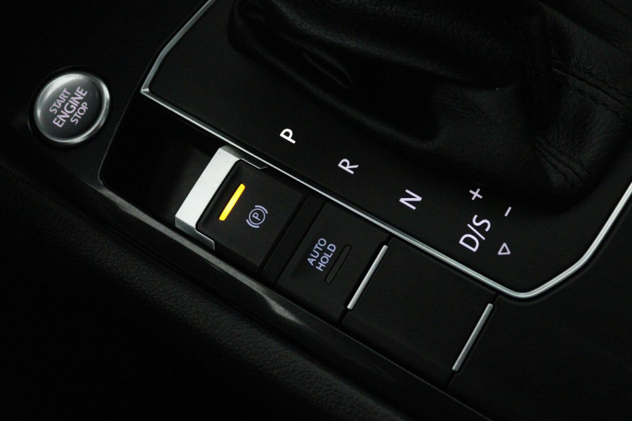Volkswagen Tiguan 1.4 TSI ACT Highline (PANORAMADAK, TREKHAAK, STOELVERWARMING, LEER, DIGITALE COCKPIT, ACHTERUITRIJCAMERA) )