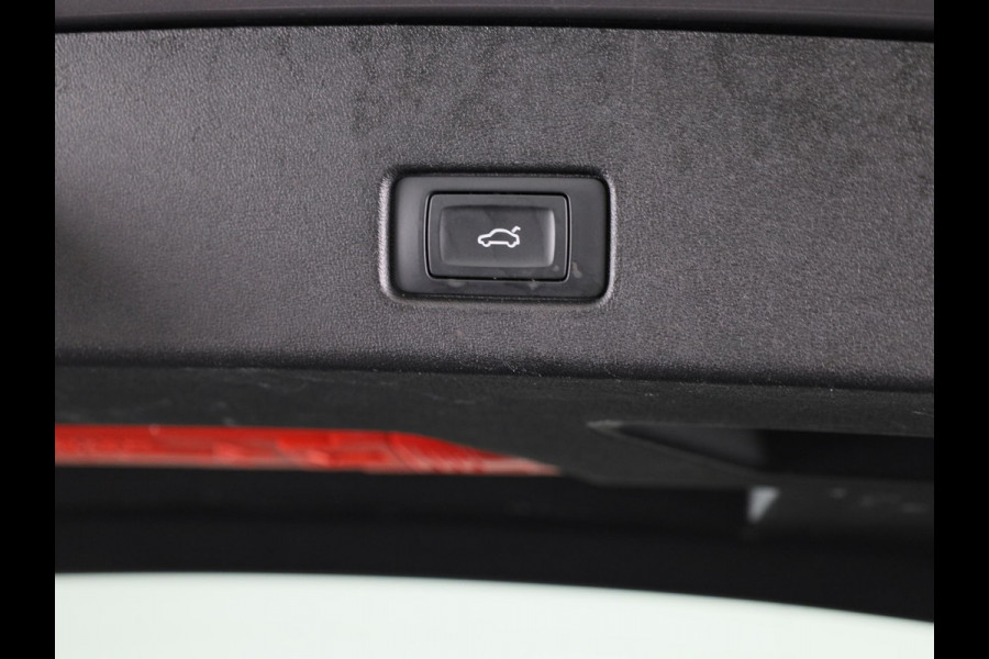 Audi Q4 e-tron 40 Advanced edition 77 kWh 204 pk | SoH 97% | Navigatie | Warmtepomp | Parkeersensoren achter | Autom. airco (3 zones) | Matrix LED koplampen | Lichtmetalen velgen 20" |