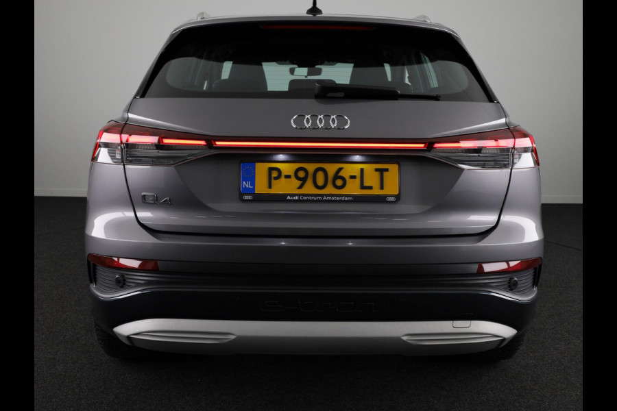 Audi Q4 e-tron 40 Advanced edition 77 kWh 204 pk | SoH 97% | Navigatie | Warmtepomp | Parkeersensoren achter | Autom. airco (3 zones) | Matrix LED koplampen | Lichtmetalen velgen 20" |