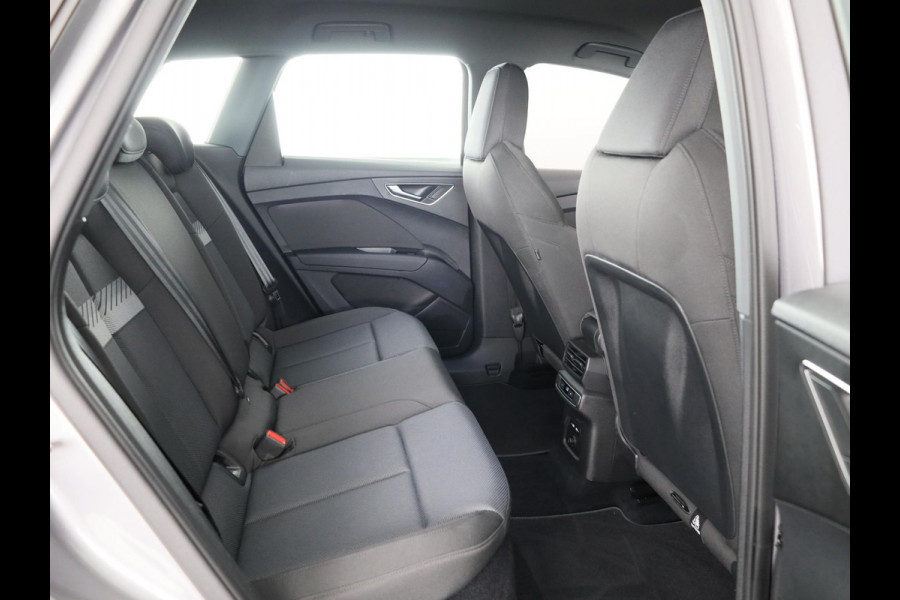 Audi Q4 e-tron 40 Advanced edition 77 kWh 204 pk | SoH 97% | Navigatie | Warmtepomp | Parkeersensoren achter | Autom. airco (3 zones) | Matrix LED koplampen | Lichtmetalen velgen 20" |