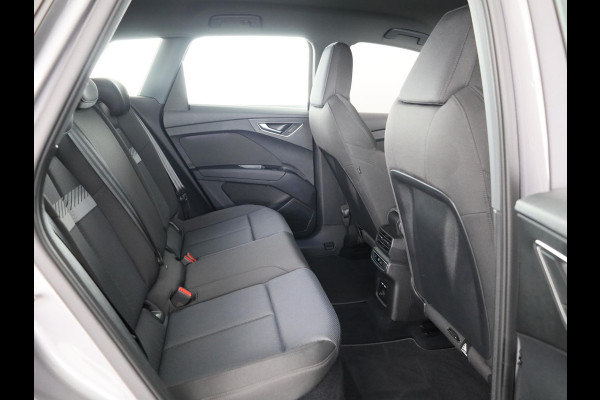 Audi Q4 e-tron 40 Advanced edition 77 kWh 204 pk | SoH 97% | Navigatie | Warmtepomp | Parkeersensoren achter | Autom. airco (3 zones) | Matrix LED koplampen | Lichtmetalen velgen 20" |