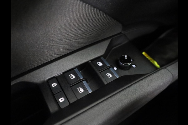 Audi Q4 e-tron 40 Advanced edition 77 kWh 204 pk | SoH 97% | Navigatie | Warmtepomp | Parkeersensoren achter | Autom. airco (3 zones) | Matrix LED koplampen | Lichtmetalen velgen 20" |