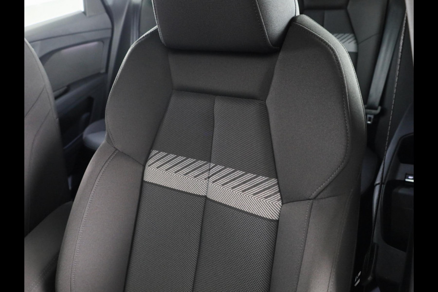 Audi Q4 e-tron 40 Advanced edition 77 kWh 204 pk | SoH 97% | Navigatie | Warmtepomp | Parkeersensoren achter | Autom. airco (3 zones) | Matrix LED koplampen | Lichtmetalen velgen 20" |