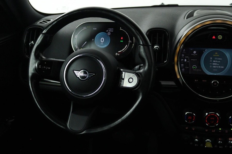 MINI Countryman 2.0 Cooper S E ALL4 Classic (PANORAMADAK, ACHTERUITRIJCAMERA, STOELVERWARMING, NAVIGATIE, LEER, CRUISE)