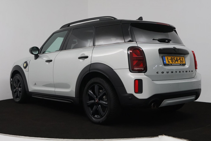 MINI Countryman 2.0 Cooper S E ALL4 Classic (PANORAMADAK, ACHTERUITRIJCAMERA, STOELVERWARMING, NAVIGATIE, LEER, CRUISE)
