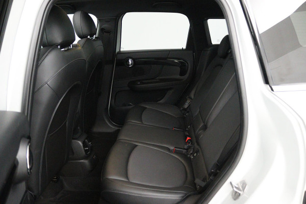 MINI Countryman 2.0 Cooper S E ALL4 Classic (PANORAMADAK, ACHTERUITRIJCAMERA, STOELVERWARMING, NAVIGATIE, LEER, CRUISE)