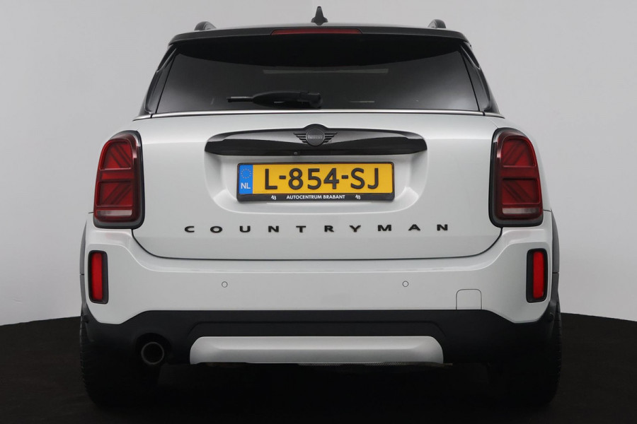MINI Countryman 2.0 Cooper S E ALL4 Classic (PANORAMADAK, ACHTERUITRIJCAMERA, STOELVERWARMING, NAVIGATIE, LEER, CRUISE)