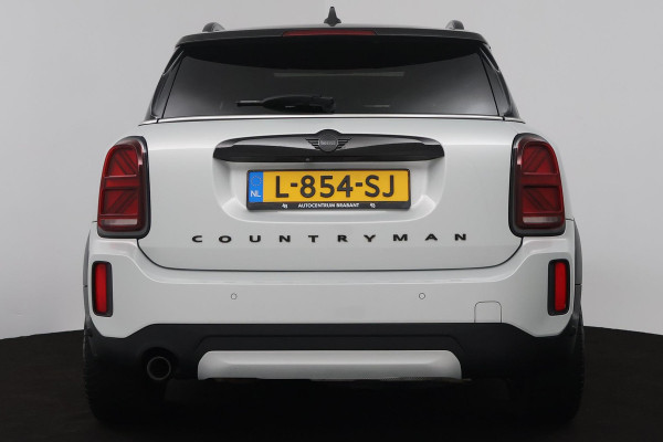 MINI Countryman 2.0 Cooper S E ALL4 Classic (PANORAMADAK, ACHTERUITRIJCAMERA, STOELVERWARMING, NAVIGATIE, LEER, CRUISE)