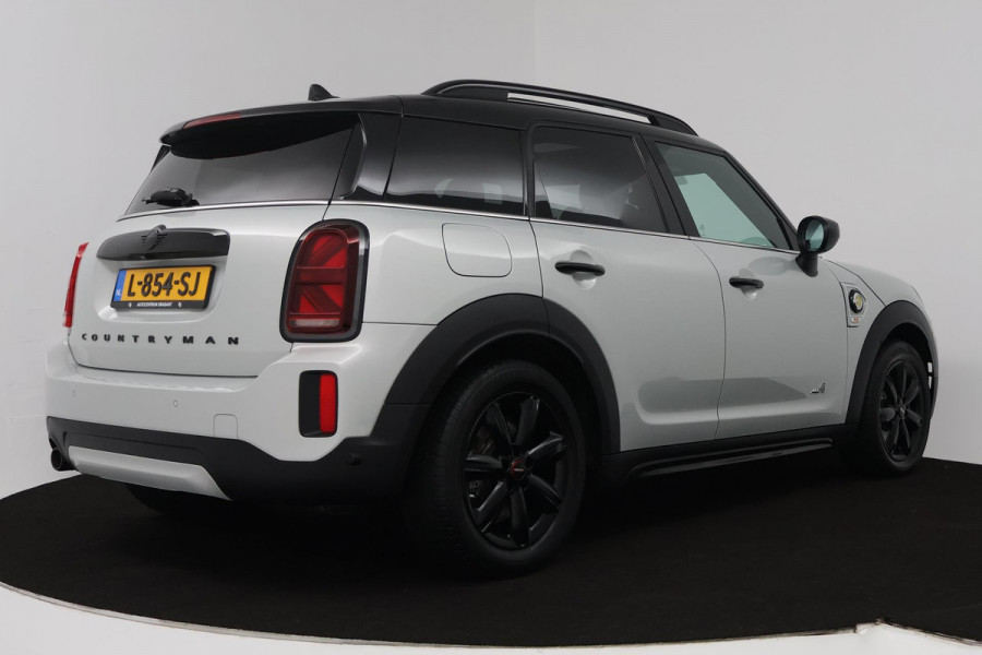 MINI Countryman 2.0 Cooper S E ALL4 Classic (PANORAMADAK, ACHTERUITRIJCAMERA, STOELVERWARMING, NAVIGATIE, LEER, CRUISE)