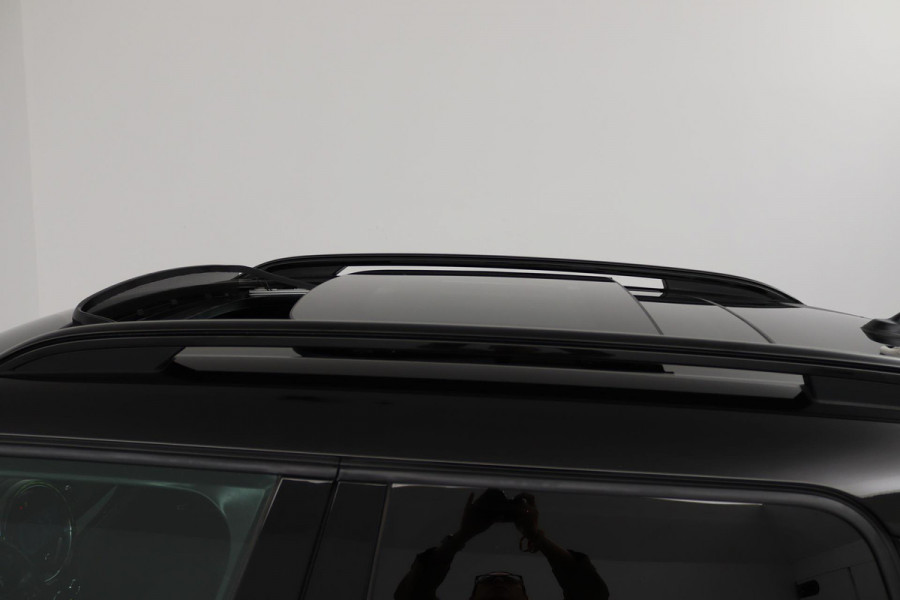 MINI Countryman 2.0 Cooper S E ALL4 Classic (PANORAMADAK, ACHTERUITRIJCAMERA, STOELVERWARMING, NAVIGATIE, LEER, CRUISE)
