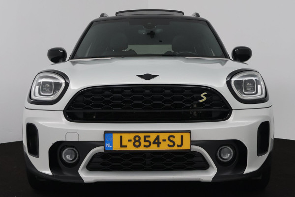 MINI Countryman 2.0 Cooper S E ALL4 Classic (PANORAMADAK, ACHTERUITRIJCAMERA, STOELVERWARMING, NAVIGATIE, LEER, CRUISE)