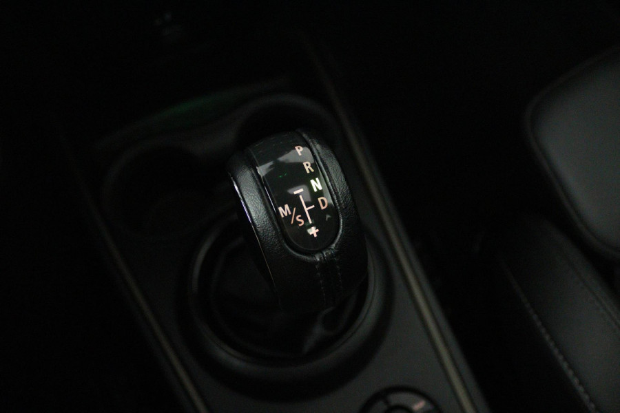 MINI Countryman 2.0 Cooper S E ALL4 Classic (PANORAMADAK, ACHTERUITRIJCAMERA, STOELVERWARMING, NAVIGATIE, LEER, CRUISE)