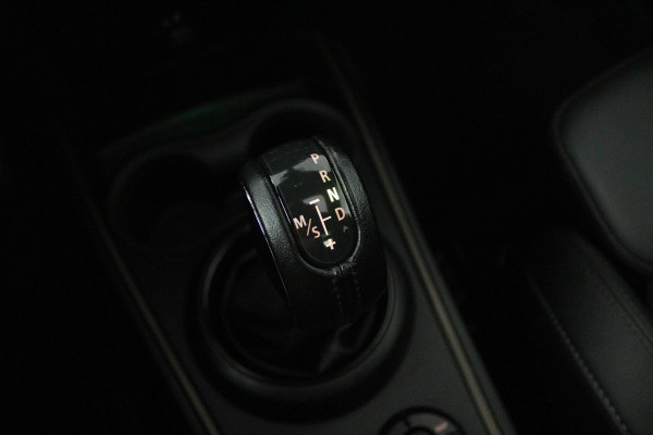 MINI Countryman 2.0 Cooper S E ALL4 Classic (PANORAMADAK, ACHTERUITRIJCAMERA, STOELVERWARMING, NAVIGATIE, LEER, CRUISE)