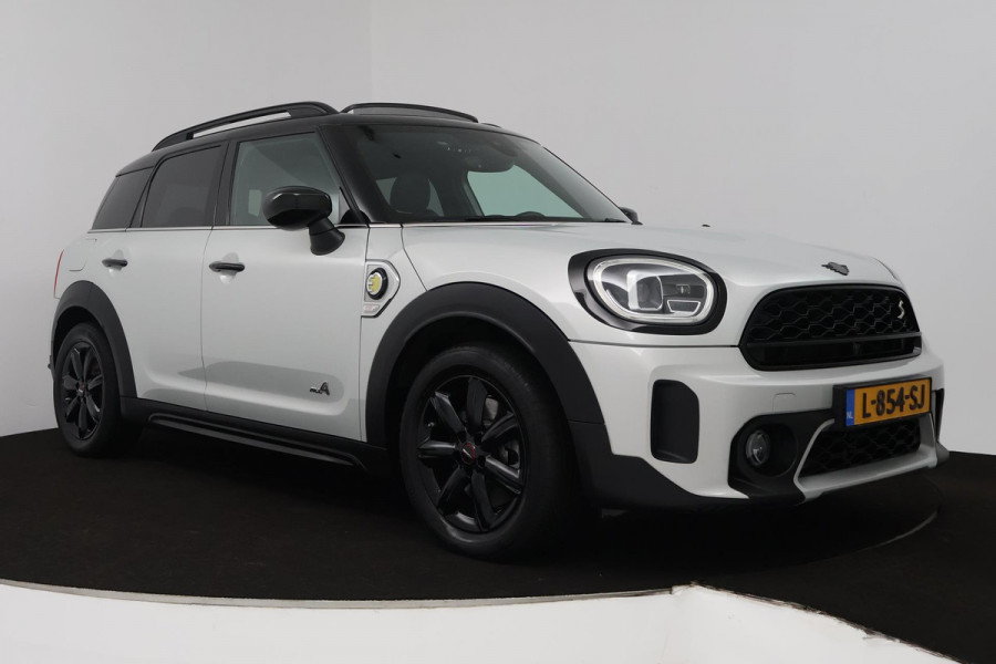 MINI Countryman 2.0 Cooper S E ALL4 Classic (PANORAMADAK, ACHTERUITRIJCAMERA, STOELVERWARMING, NAVIGATIE, LEER, CRUISE)