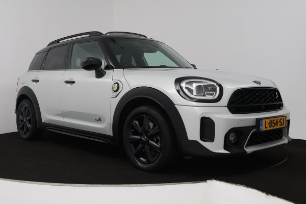 MINI Countryman 2.0 Cooper S E ALL4 Classic (PANORAMADAK, ACHTERUITRIJCAMERA, STOELVERWARMING, NAVIGATIE, LEER, CRUISE)