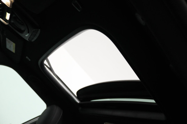 MINI Countryman 2.0 Cooper S E ALL4 Classic (PANORAMADAK, ACHTERUITRIJCAMERA, STOELVERWARMING, NAVIGATIE, LEER, CRUISE)