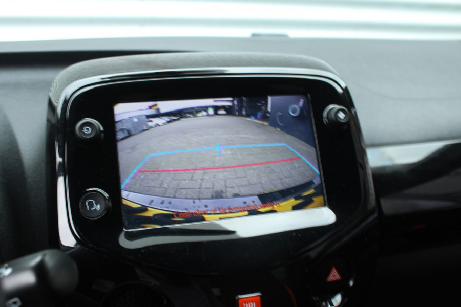 Toyota Aygo 1.0 VVT-i 73pk x-JBL NL-Auto NAP Clima Navi Carplay Camera 15"LMV