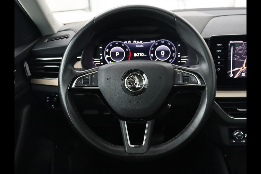 Škoda Kamiq 1.0 TSI Business Edition | Panoramadak | Trekhaak | Stoelverwarming | Virtual Cockpit | Carplay | Climate control | Keyless | Cruise control | Full LED | Getint glas