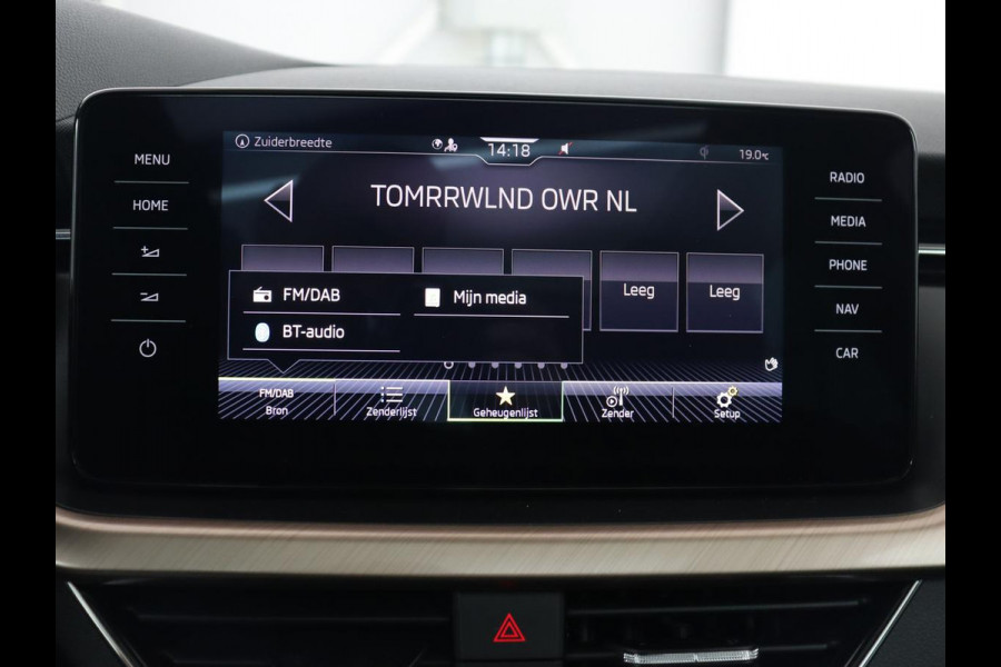 Škoda Kamiq 1.0 TSI Business Edition | Panoramadak | Trekhaak | Stoelverwarming | Virtual Cockpit | Carplay | Climate control | Keyless | Cruise control | Full LED | Getint glas