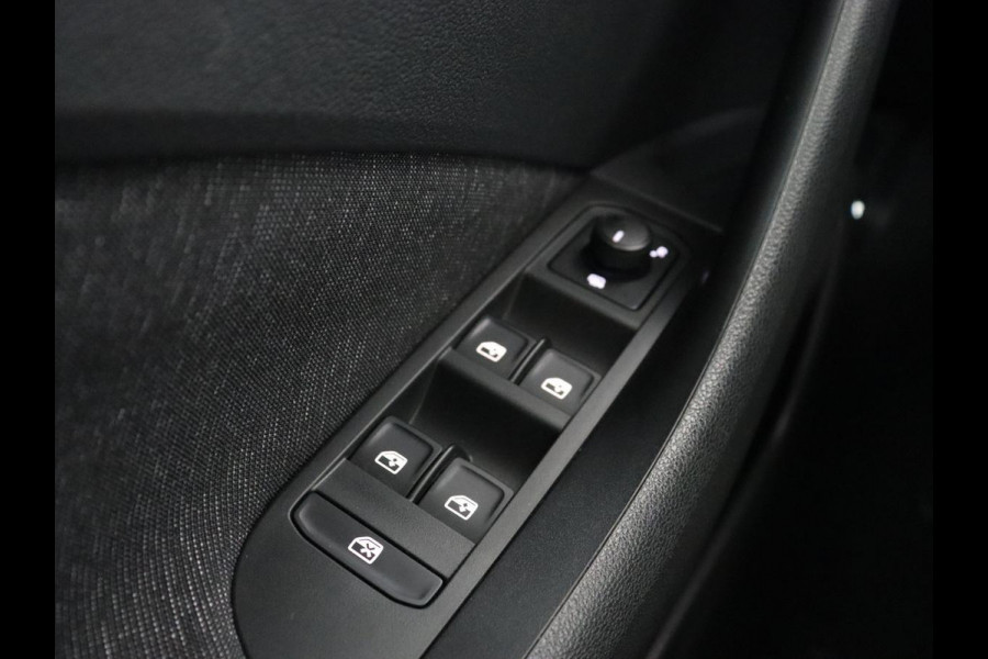 Škoda Kamiq 1.0 TSI Business Edition | Panoramadak | Trekhaak | Stoelverwarming | Virtual Cockpit | Carplay | Climate control | Keyless | Cruise control | Full LED | Getint glas