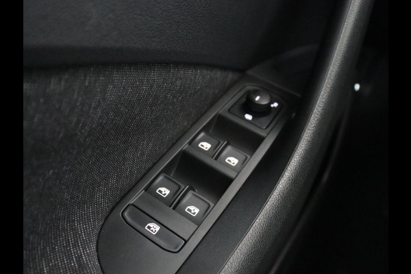 Škoda Kamiq 1.0 TSI Business Edition | Panoramadak | Trekhaak | Stoelverwarming | Virtual Cockpit | Carplay | Climate control | Keyless | Cruise control | Full LED | Getint glas