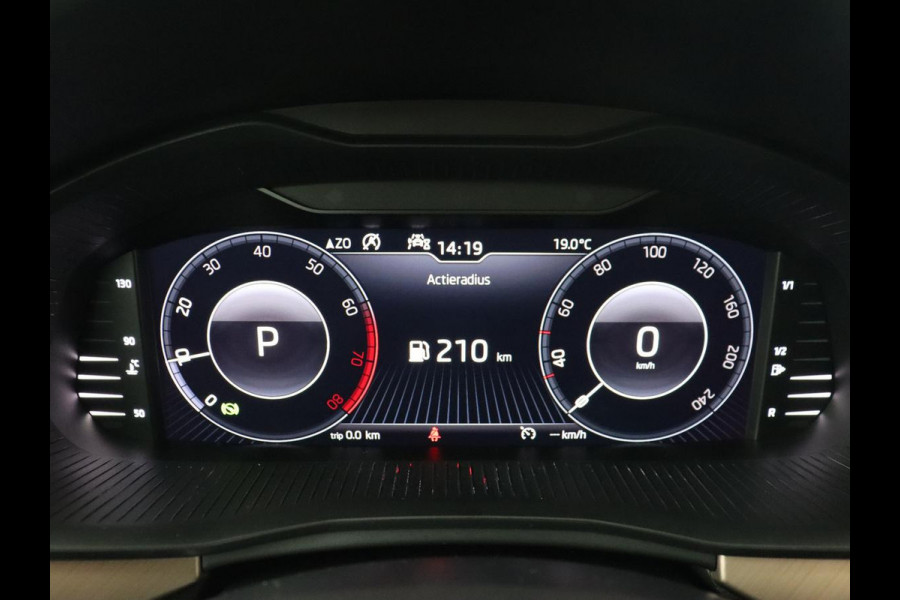 Škoda Kamiq 1.0 TSI Business Edition | Panoramadak | Trekhaak | Stoelverwarming | Virtual Cockpit | Carplay | Climate control | Keyless | Cruise control | Full LED | Getint glas