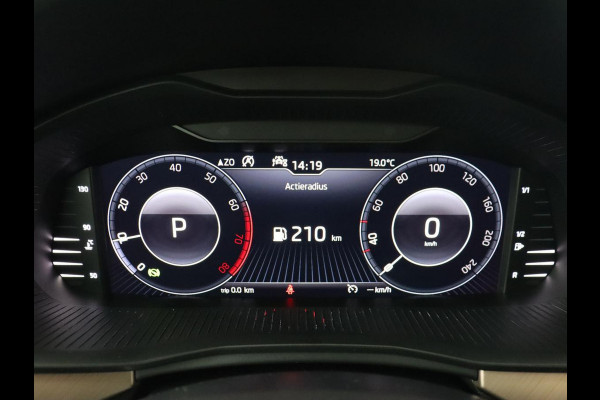 Škoda Kamiq 1.0 TSI Business Edition | Panoramadak | Trekhaak | Stoelverwarming | Virtual Cockpit | Carplay | Climate control | Keyless | Cruise control | Full LED | Getint glas