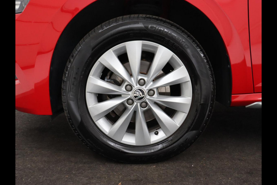 Škoda Kamiq 1.0 TSI Business Edition | Panoramadak | Trekhaak | Stoelverwarming | Virtual Cockpit | Carplay | Climate control | Keyless | Cruise control | Full LED | Getint glas