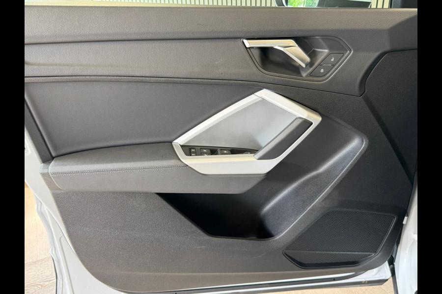 Audi Q3 Sportback 35 TFSI S Edition Competition PANO PARKEERSENOREN CRUISE CONTROL DIGITAL DASH STOELVERWARMING APPLE CARPLAY
