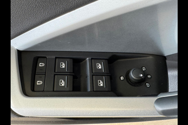 Audi Q3 Sportback 35 TFSI S Edition Competition PANO PARKEERSENOREN CRUISE CONTROL DIGITAL DASH STOELVERWARMING APPLE CARPLAY
