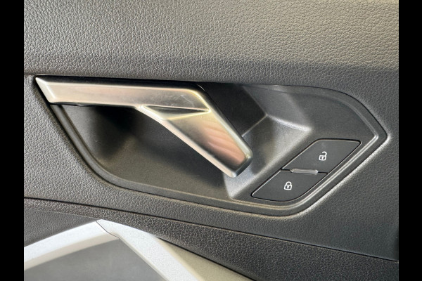 Audi Q3 Sportback 35 TFSI S Edition Competition PANO PARKEERSENOREN CRUISE CONTROL DIGITAL DASH STOELVERWARMING APPLE CARPLAY