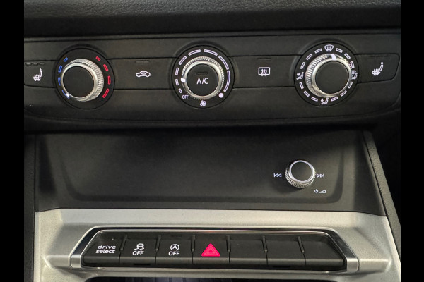 Audi Q3 Sportback 35 TFSI S Edition Competition PANO PARKEERSENOREN CRUISE CONTROL DIGITAL DASH STOELVERWARMING APPLE CARPLAY