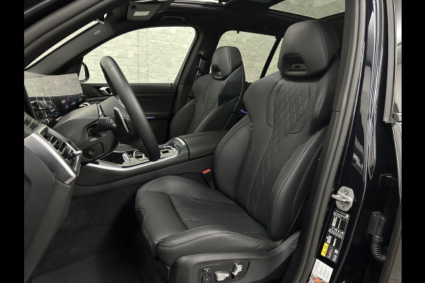 BMW X5 50e M-Performance Seats | M-Sport Pro | 360 Camera | Soft-Close | Panorama | Indiv. Leder | 4-Zone Clima | Stoelventilatie | Head-Up | Harman-Kardon | Keyless-Entry | Memory | M-Gordels | Stuurverwarming | Stoelverwarming V+A | Zonwering | Parfumering | Iso-Glas | Iconic-Glow | Beker Koeling & Verwarming | Standkachel | Carplay |