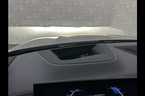 BMW X5 50e M-Performance Seats | M-Sport Pro | 360 Camera | Soft-Close | Panorama | Indiv. Leder | 4-Zone Clima | Stoelventilatie | Head-Up | Harman-Kardon | Keyless-Entry | Memory | M-Gordels | Stuurverwarming | Stoelverwarming V+A | Zonwering | Parfumering | Iso-Glas | Iconic-Glow | Beker Koeling & Verwarming | Standkachel | Carplay |