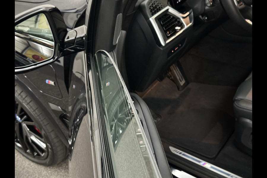 BMW X5 50e M-Performance Seats | M-Sport Pro | 360 Camera | Soft-Close | Panorama | Indiv. Leder | 4-Zone Clima | Stoelventilatie | Head-Up | Harman-Kardon | Keyless-Entry | Memory | M-Gordels | Stuurverwarming | Stoelverwarming V+A | Zonwering | Parfumering | Iso-Glas | Iconic-Glow | Beker Koeling & Verwarming | Standkachel | Carplay |