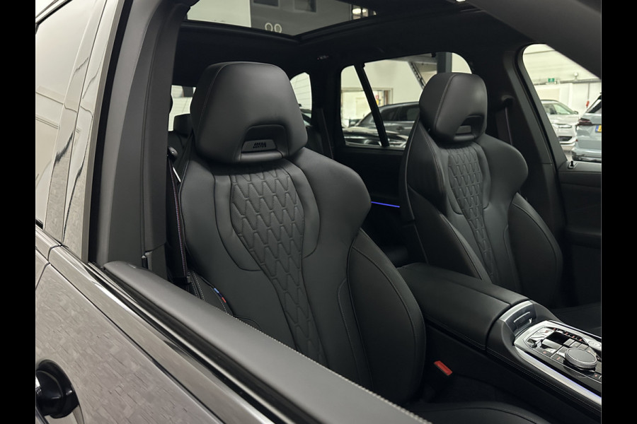 BMW X5 50e M-Performance Seats | M-Sport Pro | 360 Camera | Soft-Close | Panorama | Indiv. Leder | 4-Zone Clima | Stoelventilatie | Head-Up | Harman-Kardon | Keyless-Entry | Memory | M-Gordels | Stuurverwarming | Stoelverwarming V+A | Zonwering | Parfumering | Iso-Glas | Iconic-Glow | Beker Koeling & Verwarming | Standkachel | Carplay |