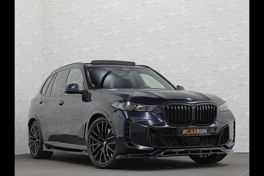 BMW X5 50e M-Performance Seats | M-Sport Pro | 360 Camera | Soft-Close | Panorama | Indiv. Leder | 4-Zone Clima | Stoelventilatie | Head-Up | Harman-Kardon | Keyless-Entry | Memory | M-Gordels | Stuurverwarming | Stoelverwarming V+A | Zonwering | Parfumering | Iso-Glas | Iconic-Glow | Beker Koeling & Verwarming | Standkachel | Carplay |